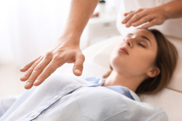 thérapie holistique : hypnose, magnetisme, numérologie, radiesthésie, cartomancie
